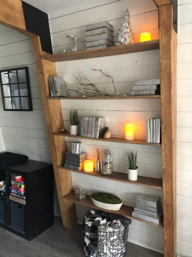 Maison Solange-red Barn Style- Moonridge Chalet