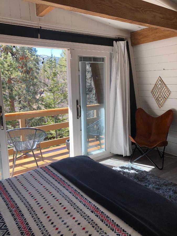 Maison Solange-red Barn Style- Moonridge Chalet Big Bear City
