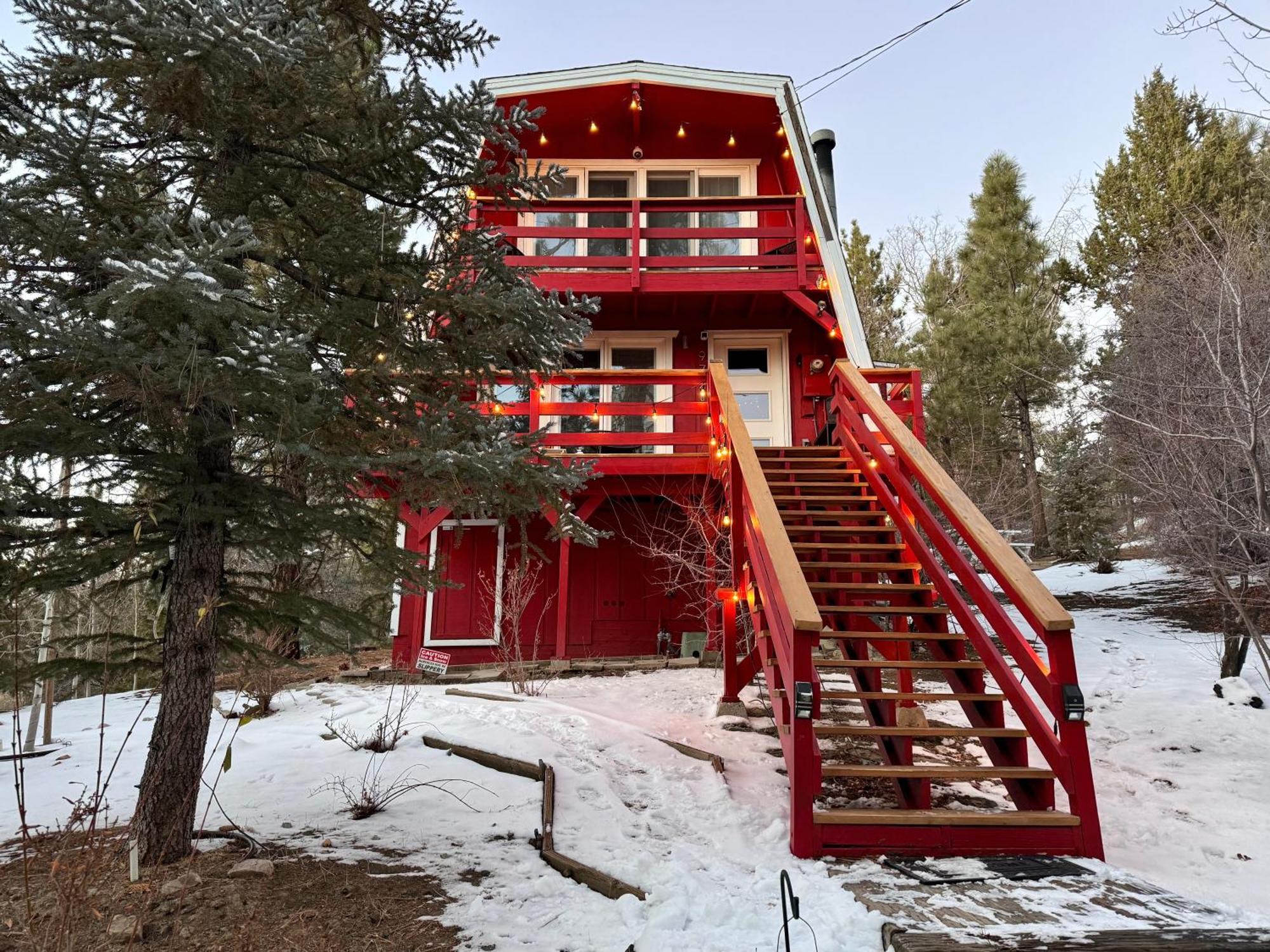 Chalet Maison Solange-red Barn Style- Moonridge *